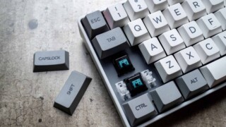 Aluminium vs. Kunststoffgehäuse: Welches Tastaturmaterial bietet das beste Tippgefühl?